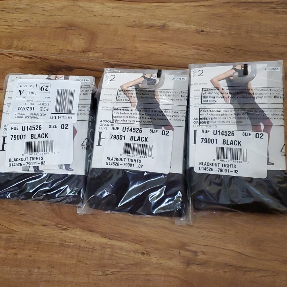 2 brand new packets of HUE Luxe Tights